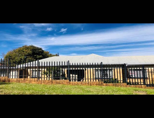3 BEDROOM HOUSE FOR SALE IN PRIMROSE HILL